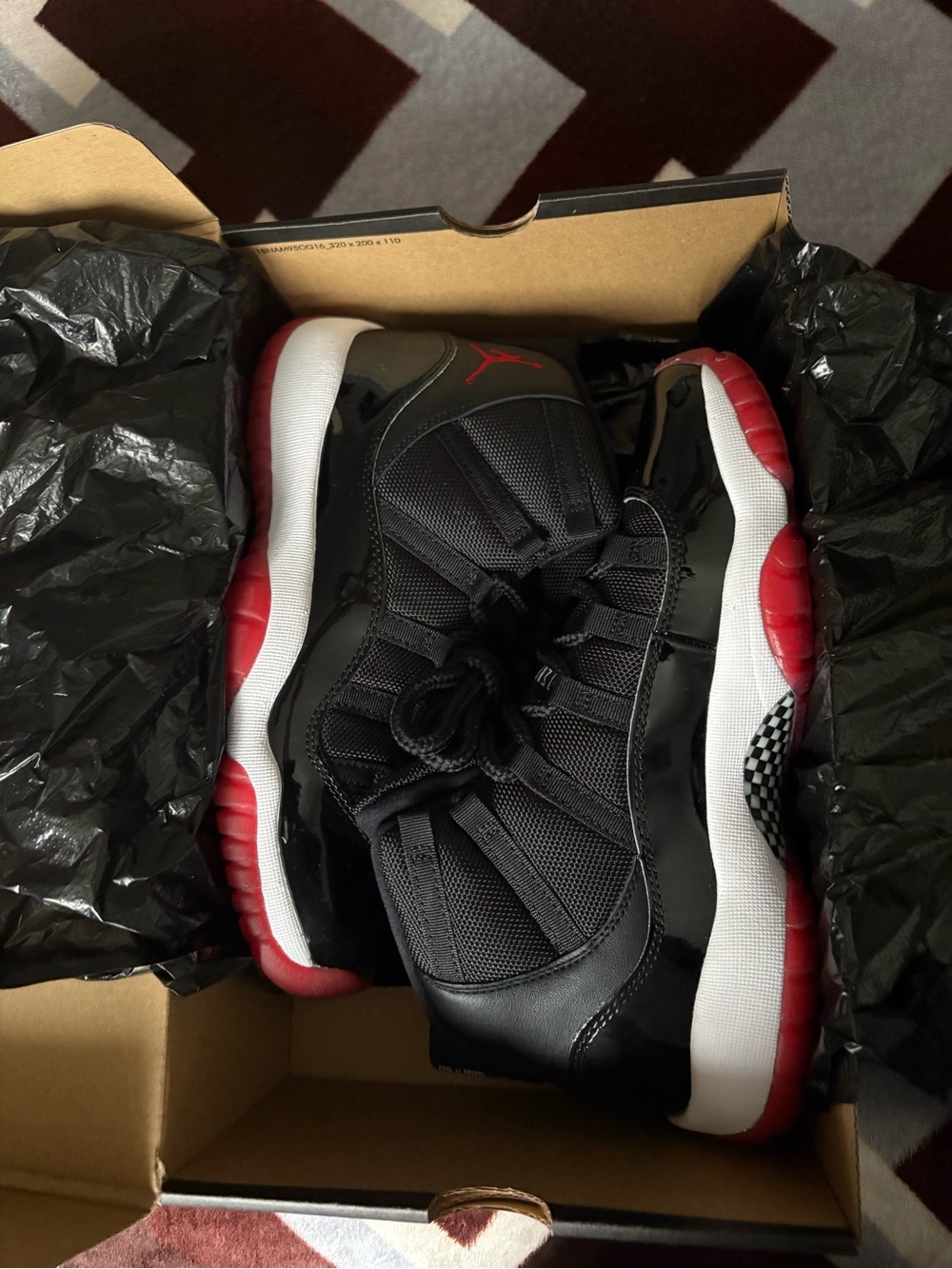 Jordan 11 retro BRED